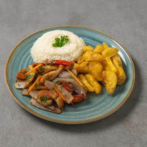Pollo Saltado