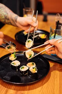 Kimbap Atún + Limonada