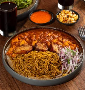 Carapulcra con sopa seca