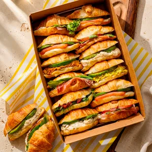 Arma tu caja 12 un Mini Croissant