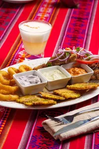 Picoteo rocoto cusqueño