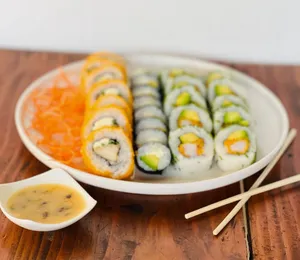 Combo Promo 30 maracuyá + entrada (arrollados p. arrollados j/q o Spring roll)