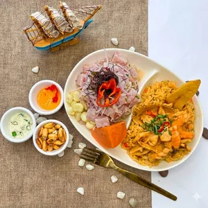 Ceviche de pescado + arroz con mariscos