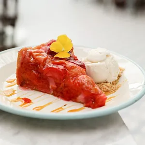 Kuchen Del Dia Con Helado