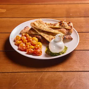 Burrata con pesto