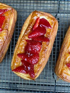 Kukin Drop - Hojaldre Frutilla Pastelera