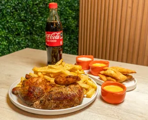 1/2 Pollo + Tequeños + Salsas + Gaseosa