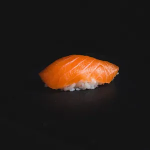 Nigiri de salmón