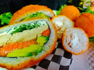 Sushibuger pollo y salmón