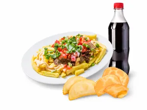 Papa suprema para 2 + 6 empanadas 1/2 luna + bebida 1.5 lts
