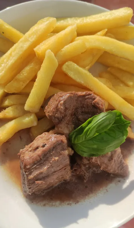 Plateada al carmenere + entrada y postre.