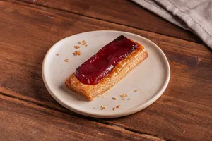 Facturita con Dulce de Membrillo