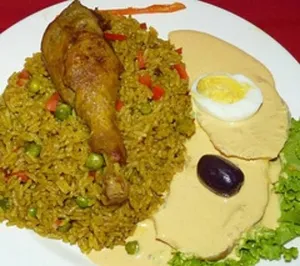 (SOR) Arroz con pollo con papa a la huancaina