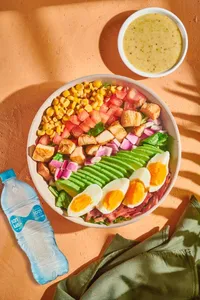 Cobb + Bebida