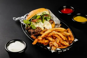 La Reina Victoria + Papas LFC