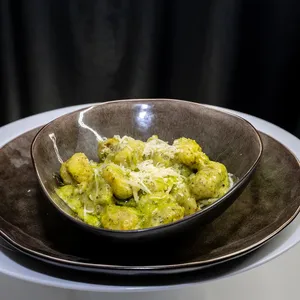 Gnocchi salsa pesto (4P)