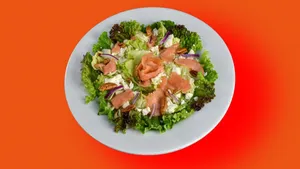 Ensalada De Salmón Mediana
