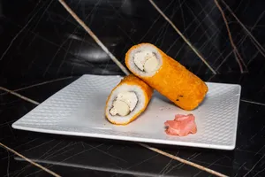 Handroll pollo, palmito, queso crema