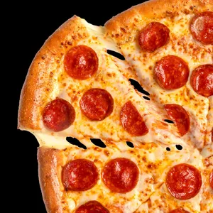 Pizza Border Queso Pepperoni con borde relleno de queso bañado en nuestra salsa de ajo parmesano, pepperoni y mozzarela.