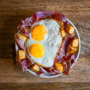 Huevos rotos con Jamón
