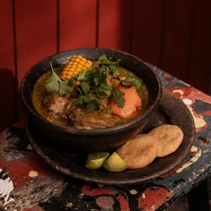 Sopa de costilla de res