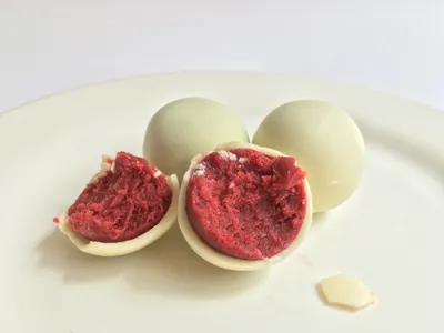 Paquete de 25 trufas red velvet o galleta Oreo