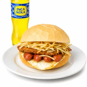 Combo 8 ( 1 hamburguesa+2 hotdog + 1 huevo + 1gaseosa+ papas al hilo, cremas y ensaladas )