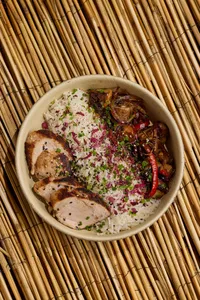 Donburi de Solomito de Cerdo (Bowl)