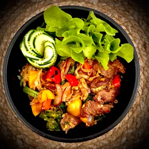 Pad See Ew (Fideos Anchos Salteados)