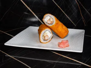Handroll camarón, palmito, queso crema