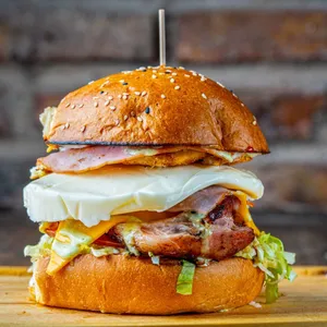 Hamburguesa queso de mano