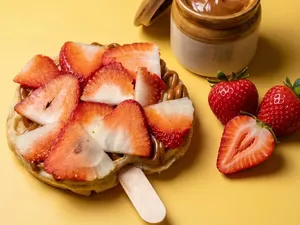 Waffle Pop Frutilla & Manjar