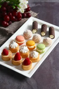 Pastelitos finos surtidos 20un