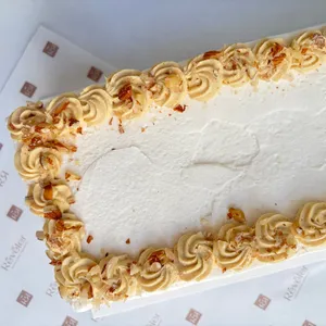 Torta Merengue Almendrado,  Lúcuma y Manjar Blanco