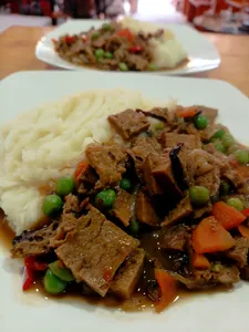Seitan arvejado con pure