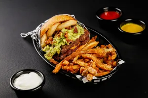 La Dragones de la Reina + Papas LFC