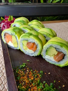 17.P Sake Maki Cheese