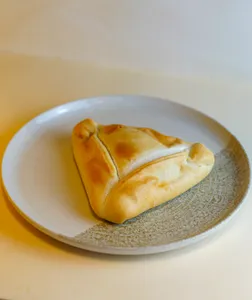 Empanada aceituna queso