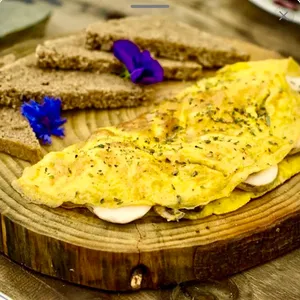 Omelette de la casa + Pan de Masa Madre. APLV, Sin soya.