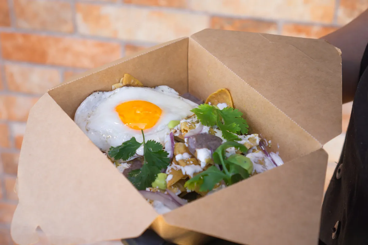 Chilaquiles con huevo o pollo