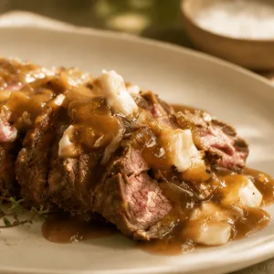 Filete relleno de queso brie y cebolla acaramelada