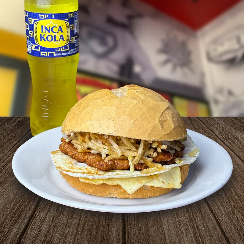 Combo 5 (1 chuleta+2 quesos +gaseosa+ papas al hilo, cremas y ensaladas )