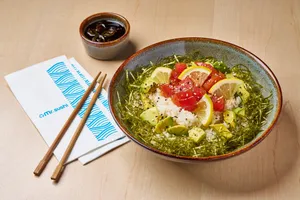 Bowl Tuna Rayu – Atún Rayu, Aguacate y Ajonjolí