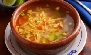 Caldo de Pollo