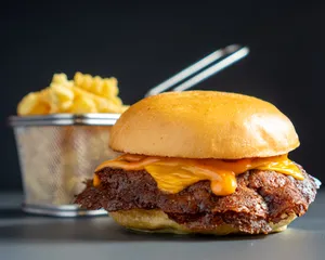 Cheese Burger Doble + Fries