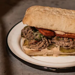 Mechada con chimichurri ahumado
