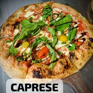 Pizza Caprese