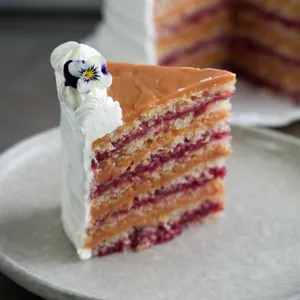 Torta Panqueque Manjar Frambuesa. Sin gluten (puede contener trazas)