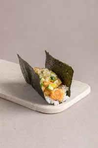 Hand Roll Crunchy Salmon