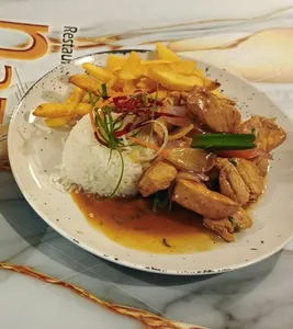 Salteado Pollo